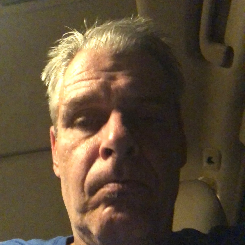 Meet your Posher, Derrick l